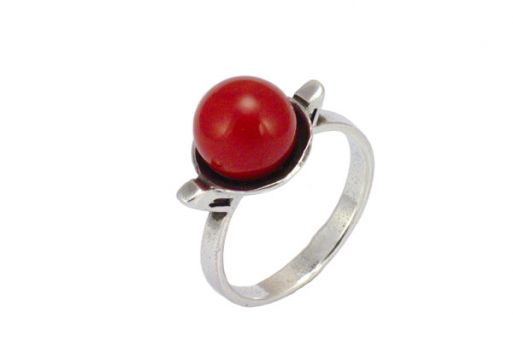 Серебряное кольцо с красным кораллом 56187 купить в магазине Самоцветы мира
