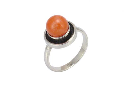 Серебряное кольцо с кораллом и фианитами 56189 купить в магазине Самоцветы мира
