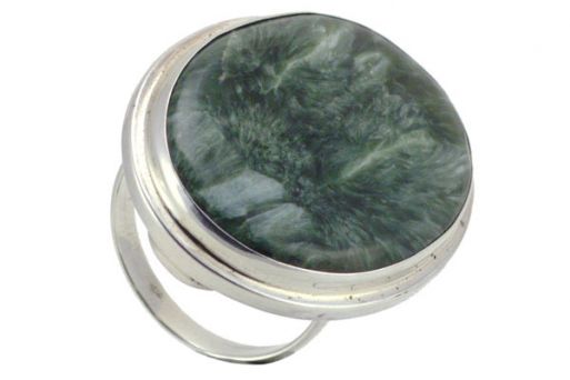 Кольцо из серебра 925 пробы с клинохлором.