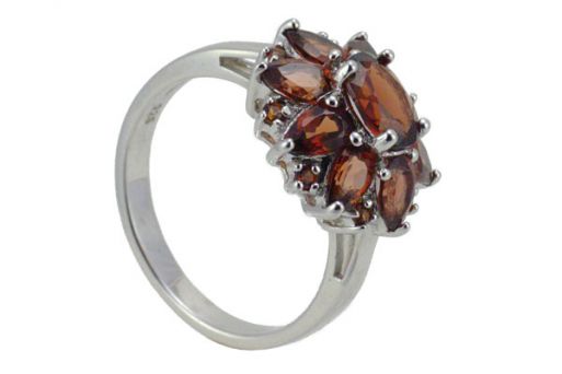 Серебряное кольцо с гранатом 56833 купить в магазине Самоцветы мира