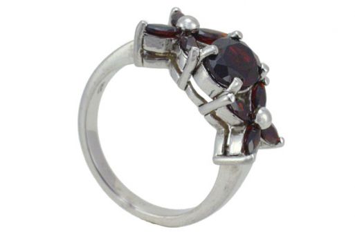 Серебряное кольцо с гранатом 56838 купить в магазине Самоцветы мира