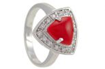 Кольцо из серебра с кораллом красным и фианитами треугольник 8х8х8 мм 57305 