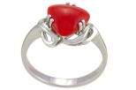Кольцо из серебра с кораллом красным треугольник 10х10х10 мм 57320