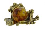 Фигурка бронзовая на янтаре Лягушка с шариком
