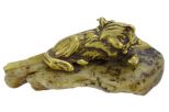 Фигурка бронзовая на янтаре Кошка с бантиком спит