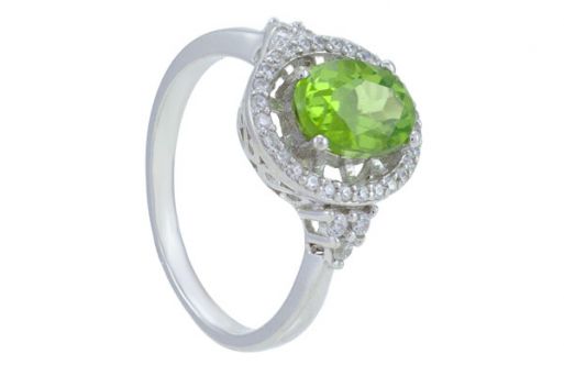 Серебряное кольцо с хризолитом 57611 купить в магазине Самоцветы мира