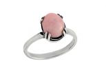 Кольцо из серебра с кораллом розовым овал 8х10 мм паук 57982  
