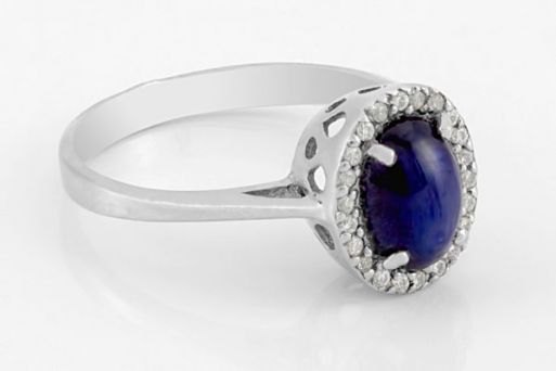 Серебряное кольцо с сапфиром и фианитами 58139 купить в магазине Самоцветы мира