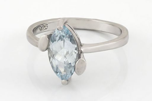 Серебряное кольцо с топазом 58207 купить в магазине Самоцветы мира