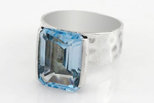 Серебряное кольцо с топазом 58223 купить в магазине Самоцветы мира