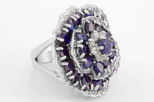 Серебряное кольцо с сапфиром и фианитами 58395 купить в магазине Самоцветы мира
