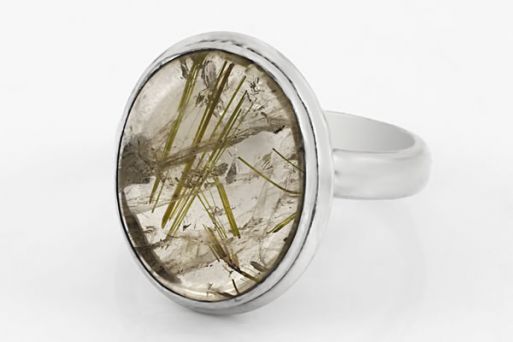 Серебряное кольцо с кварцем волосатиком 58476 купить в магазине Самоцветы мира