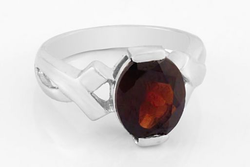 Серебряное кольцо с гранатом 58532 купить в магазине Самоцветы мира