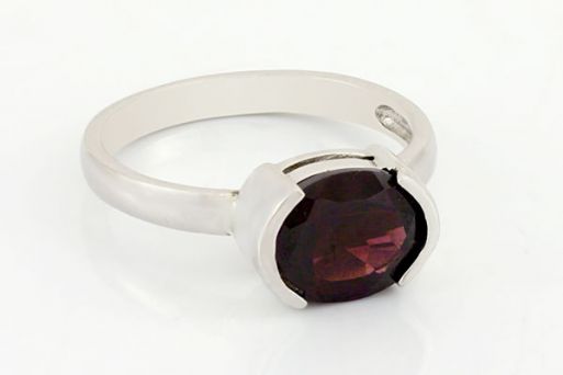 Серебряное кольцо с гранатом 58533 купить в магазине Самоцветы мира