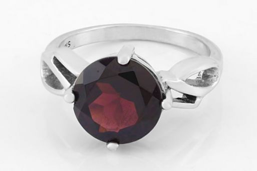 Серебряное кольцо с гранатом 58546 купить в магазине Самоцветы мира