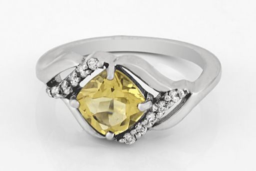 Серебряное кольцо с цитрином и фианитами 59066 купить в магазине Самоцветы мира