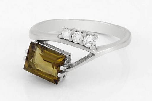 Серебряное кольцо с цитрином и фианитами 59067 купить в магазине Самоцветы мира