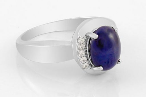 Серебряное кольцо с сапфиром и фианитами 59091 купить в магазине Самоцветы мира
