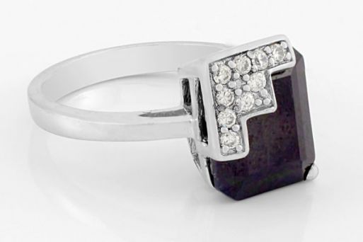 Серебряное кольцо с сапфиром и фианитами 59109 купить в магазине Самоцветы мира