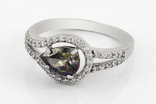 Серебряное кольцо с аметистом мистик и фианитами 59253 купить в магазине Самоцветы мира