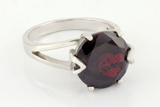 Серебряное кольцо с гранатом 59314 купить в магазине Самоцветы мира