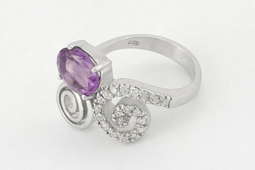 Серебряное кольцо с аметистом и фианитами 59429 купить в магазине Самоцветы мира