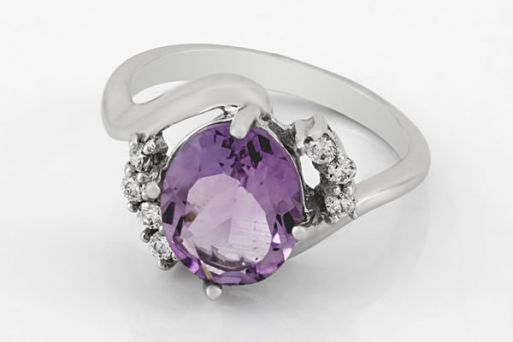 Серебряное кольцо с аметистом и фианитами 59443 купить в магазине Самоцветы мира