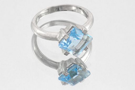 Серебряное кольцо с топазом 59729 купить в магазине Самоцветы мира
