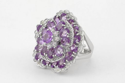 Серебряное кольцо с аметистом и фианитами 60036 купить в магазине Самоцветы мира