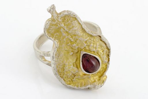 Серебряное кольцо с гранатом 60171 купить в магазине Самоцветы мира