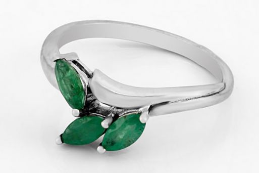 Серебряное кольцо с изумрудом 60249 купить в магазине Самоцветы мира