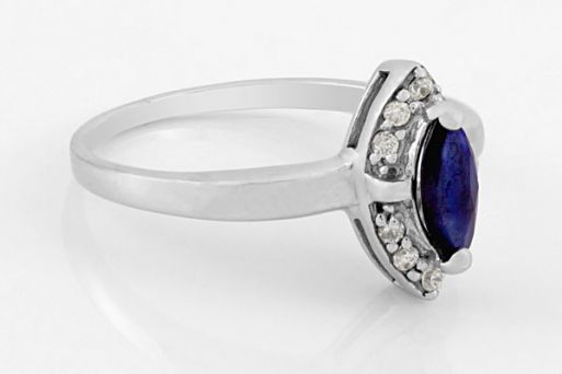 Серебряное кольцо с сапфиром и фианитами 60279 купить в магазине Самоцветы мира