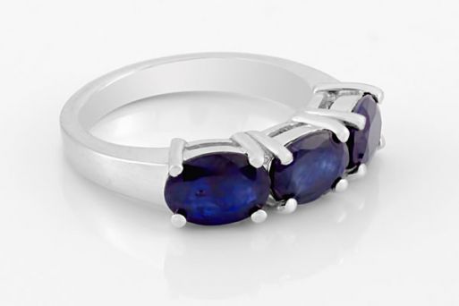 Серебряное кольцо с сапфиром 60283 купить в магазине Самоцветы мира