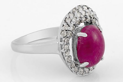 Серебряное кольцо с рубином и фианитами 60357 купить в магазине Самоцветы мира