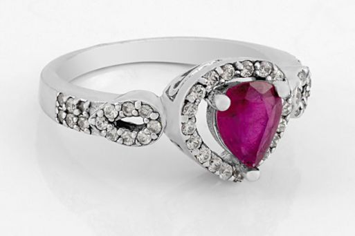 Серебряное кольцо с рубином и фианитами 60360 купить в магазине Самоцветы мира