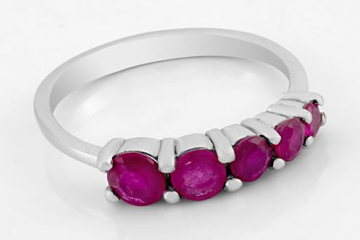 Серебряное кольцо с рубином 60365 купить в магазине Самоцветы мира