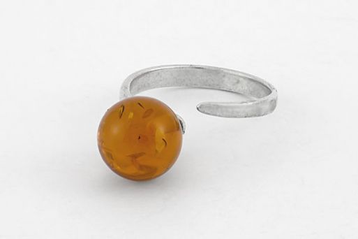Кольцо из ювелирного сплава с янтарём 60930 купить в магазине Самоцветы мира