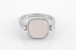 Кольцо из серебра с розовым кварцем и фианитами квадрат 11х11 мм 61020