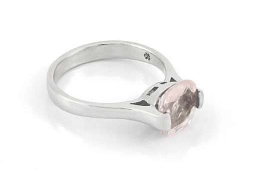 Серебряное кольцо с розовым кварцем 61023 купить в магазине Самоцветы мира