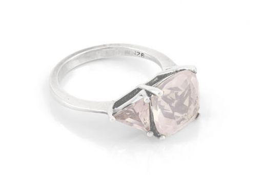 Серебряное кольцо с розовым кварцем 61024 купить в магазине Самоцветы мира