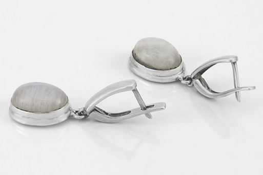 Серебряные серьги с лунным камнем 61037 купить в магазине Самоцветы мира