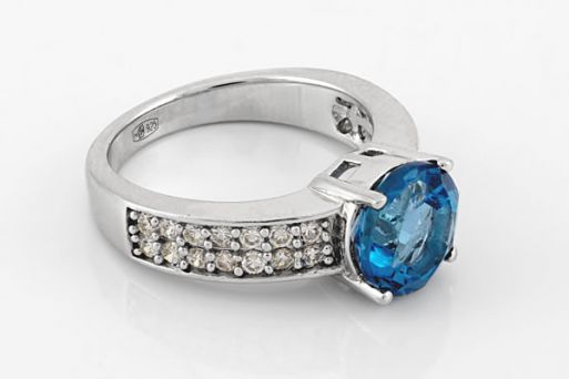 Серебряное кольцо с топазом и фианитами 61245 купить в магазине Самоцветы мира