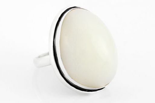 Серебряное кольцо с кахолонгом 61344 купить в магазине Самоцветы мира