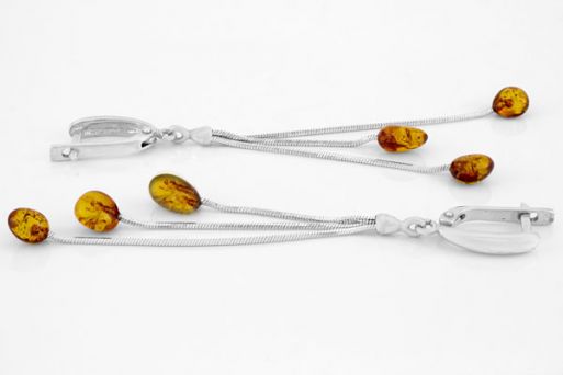 Серебряные серьги с янтарём 61530 купить в магазине Самоцветы мира