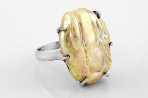 Серебряное кольцо с коричневым перламутром мабэ 61621 купить в магазине Самоцветы мира