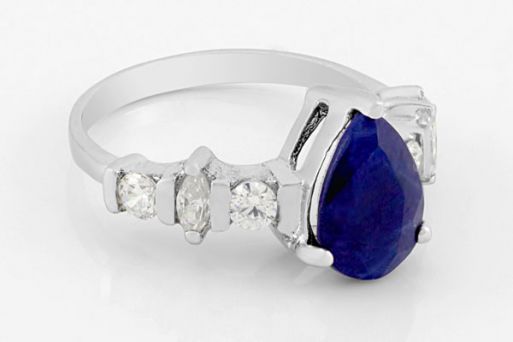 Серебряное кольцо с сапфиром и фианитами 61661 купить в магазине Самоцветы мира