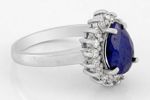 Серебряное кольцо с сапфиром и фианитами 61668 купить в магазине Самоцветы мира