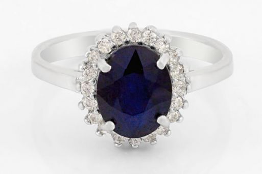 Серебряное кольцо с сапфиром и фианитами 61685 купить в магазине Самоцветы мира