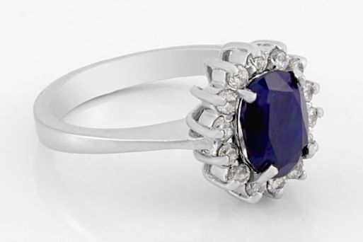 Серебряное кольцо с сапфиром и фианитами 61688 купить в магазине Самоцветы мира