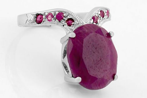 Серебряное кольцо с рубином 61698 купить в магазине Самоцветы мира